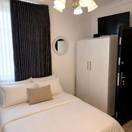 Stylish Near Center Appartement
